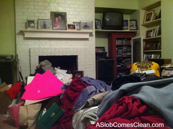 Messy Master Bedroom at ASlobComesClean.com