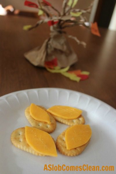 Easy Kids' Activities for Thanksgiving ASlobComesClean.com