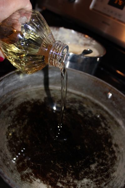 Hot Oil for Potato Pancakes at ASlobComesClean.com