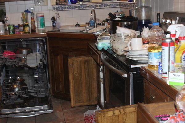 Messy Kitchen ASlobComesClean.com