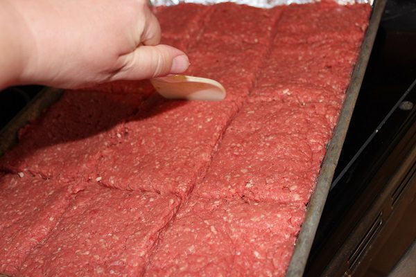 The Best Way to Divide Ground Beef for Freezing at ASlobComesClean.com