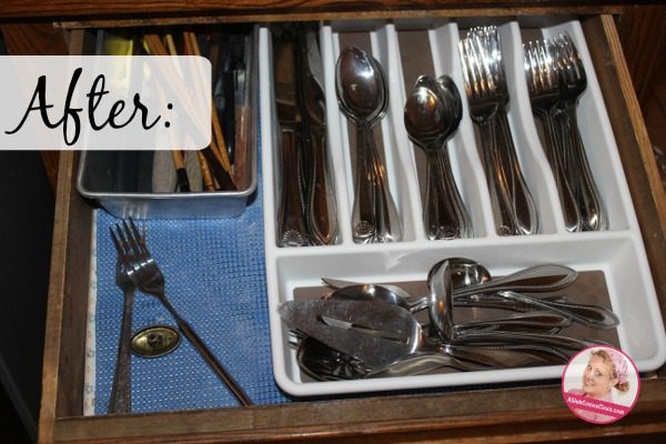 With My New Silverware Organizer Tray at ASlobComesClean.com