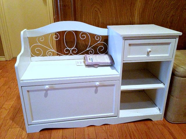 Decluttering by selling on facebook swap groups white bench at ASlobComesClean.com