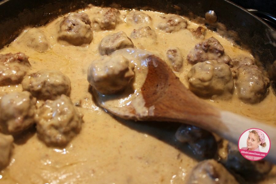 Mushroom Gravy and Porcupines 5 at ASlobComesClean.com