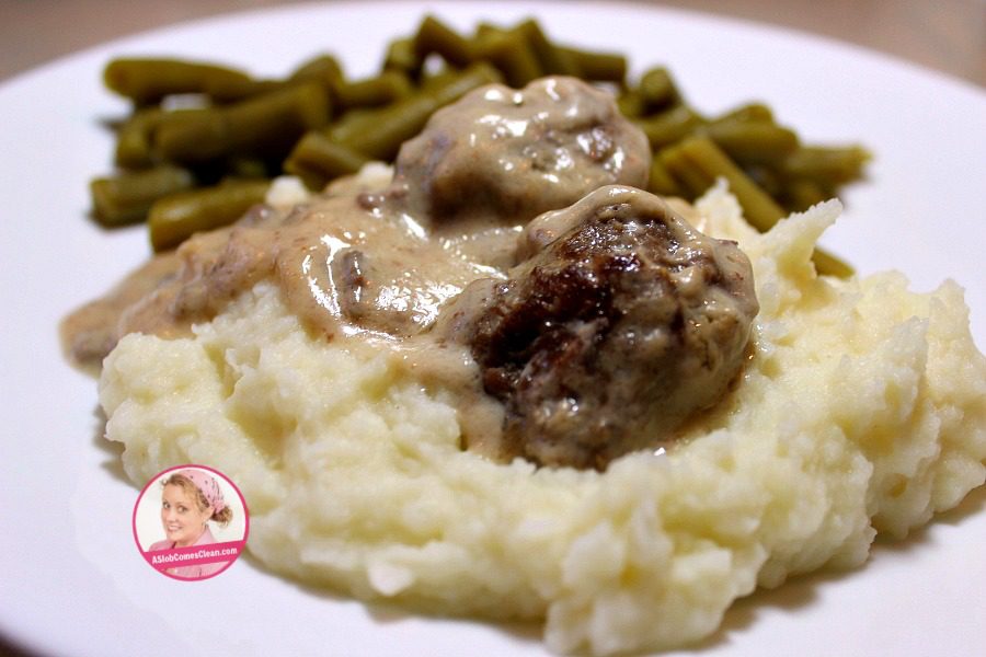 Mushroom Gravy and Porcupines at ASlobComesClean.com