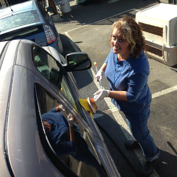 washing-a-car-with-dawn