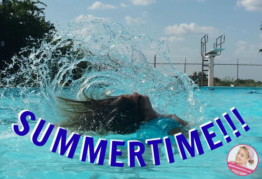 summertime splash in the pool at ASlobComesClean.com